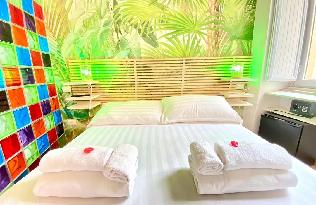 Kiss Me Rome Luxury Rooms-1